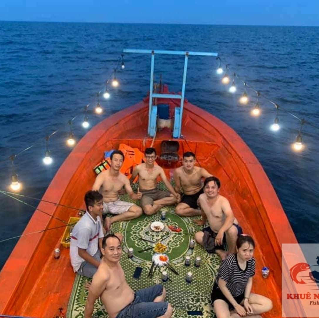 THUYỀN GỖ CÂU CÁ